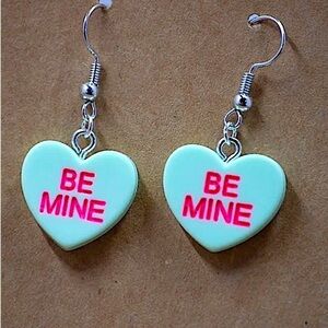 NWT - Sweetheart candy valentines dangle earrings “Be Mine” blue w pink words